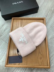 BEANIE HAT IN SOLF PINK WOOL 108751