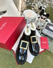 VIV' RANGERS CHELSEA BOOTIES IN PATENT BLACK CALFSKIN FLEECE LINING GOLD BUCKLE