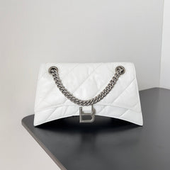 CRUSH CHAINED BAG 25 IN WHITE QUILTED CRUSHED CALFSKIN SILVER HARDWARE