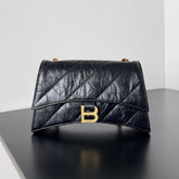 CRUSH CHAINED BAG 22 IN BLACK QUILTED CRUSHED CALFSKIN GOLD HARDWARE