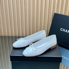 CHANEL 25S BALLET FLATS 20MM IN WHITE CALFSKIN WITH BOW