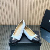CHANEL 25S BALLET FLATS IN WHITE AND BLACK LAMBSKIN GOLD HARDWRE