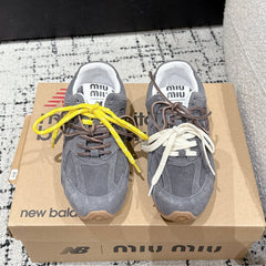 MM x NB SNEAKER IN GREY SUEDE