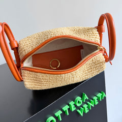 BOTTEGA VENETA 25S LOOP BAG 19 IN BURNT ORANGE RAFFIA AND CALFSKIN