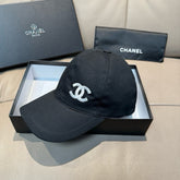 BLACK BASEBALL CAP WITH WHITE LOGO IN COTTON 672797