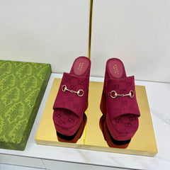 GG WEDGE SLIDES 110 IN RED FABRIC WITH GOLD HARDWARE