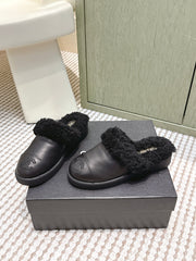 CHANEL 25S INDOOR SLIPPERS IN BLACK CALFSKIN FUR-LINED