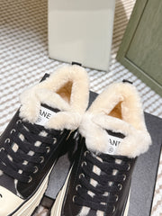 CHANEL 25S THICK-SOLE SNEAKERS 60MM IN BLACK AND BEIGE CALFSKIN WITH FUR LINING