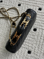 CHANEL 25S CLASSIC WALLET ON CHAIN 19 IN BLACK LAMBSKIN WITH GOLD HARDWARE