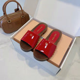 MM STUDDED SANDALS IN RED PATENT CALFSKIN AND WOOD