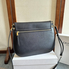 CELINE 25S BESACE SOFT TRIOMPHE 32MM IN BLACK SUPPLE SHINY LAMBSKIN