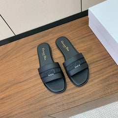 DIOR 25S DWAY SLIDE IN BLACK CALFSKIN