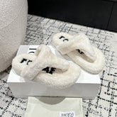 LW SHEARLING THONG SLIPPER IN WHITE