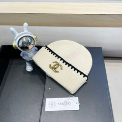 BEANIE HAT IN WHITE WOOL 419782