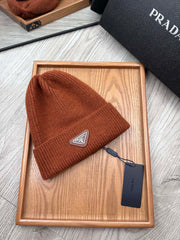 BEANIE HAT IN RED BROWN WOOL 332398