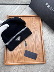 BEANIE HAT IN BLACK WOOL 349648