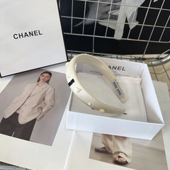 HEADBAND EMBELLISHED FLOWER AND PEARL IN IVORY WHITE SILK 194316