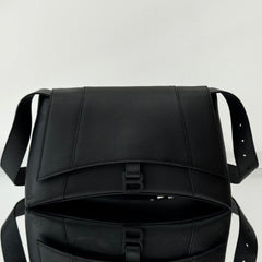 DOWNTOWN M CROSSBODY BAG 32 IN BLACK SOFT LAMBSKIN