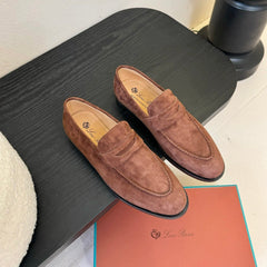 CLASSIC LOAFERS IN EARTH BROWN SUEDE