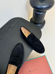 CLASSIC LOAFERS IN BLACK SUEDE