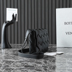 BOTTEGA VENETA 25S DIAGO 22 IN BLACK CALFSKIN PATENT SILVER HARDWARE