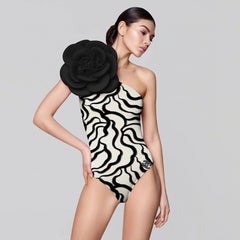 ONE-PIECE SWIMSUIT WITH FLORAL PATTERN IN BLACK AND WHITE 627827