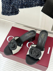 MID-HEEL MULE IN BLACK CALFSKIN AND CREAM WHITE FABRIC