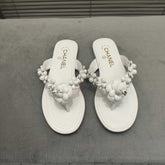 THONG SLIPPERS CAMELLIA IN WHITE CALFSKIN