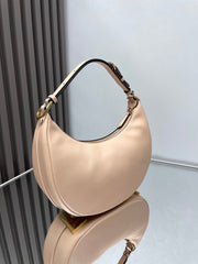 FENDIGRAPHY MEDIUM 29 IN BISQUE SMOOTH LAMBSKIN GOLD HARDWARE