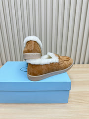 LOAFER IN CAMEL SUEDE AND FUR LINING ATTACHED TRIANGLE LOGO