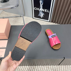 SLIPPERS IN PINK GLOSSY CALFSKIN WITH PURPLE HALF-FOOT SOCKS