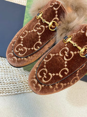 HORSEBIT MULE IN SYRUP BROWN MONOGRAM VELVET AND LAMB WOOL LINING