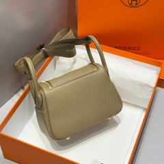 HERMES 25S MINI LINDY 19 IN BEIGE MARFA CALFSKIN GOLD HARDWARE