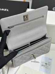 FLAP BAG WITH SILVER-TONE HANDLE 19 IN GREY SHINY CAVIAR SKIN