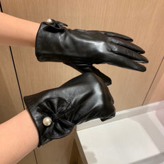 TOUCHSCREEN GLOVES IN BLACK LAMBSKIN WITH GOLD LOGO 462264