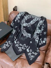 CHANEL 25S SCARF 135 IN CASHMERE 883660