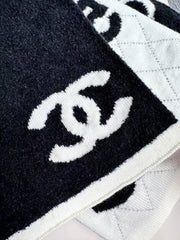 CHANEL 25S SCARF 180 IN CASHMERE 881631