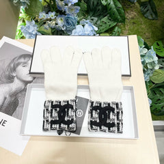 GLOVES IN WHITE MIX BLACK WOOL KNIT 462430