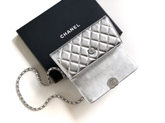 CHANEL 25S KELLY BAG 18 IN SILVER METALLIC LAMBSKIN WITH SILVER HARDWARE STYLE 3