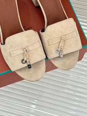 HIGH HEELS IN BEIGE SUEDE AND LAMBSKIN