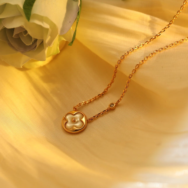 SUN PEDANT PINK GOLD 1 DIAMOND NECKLACE