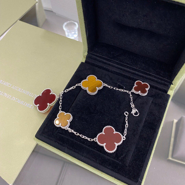 CLOVER 5 MOTIFS SIVLER CARNELIAN TIGER EYE BRACELET