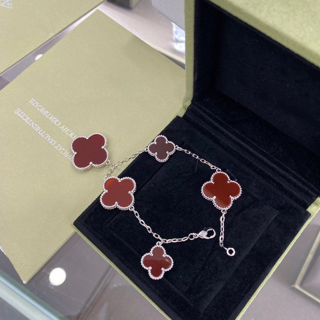 CLOVER 5 MOTIFS SIVLER CARNELIAN BRACELET