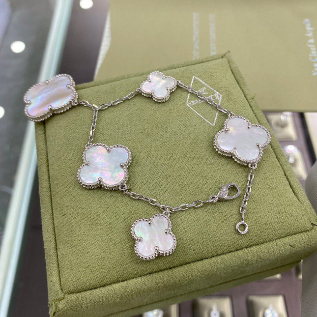 CLOVER 5 MOTIFS SIVLER WHITE MOP BRACELET