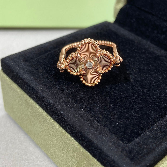 CLOVER RIVERSIBLE PINK GOLD RING