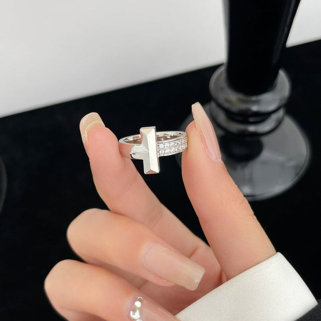 T WIDE DIAMOND RING