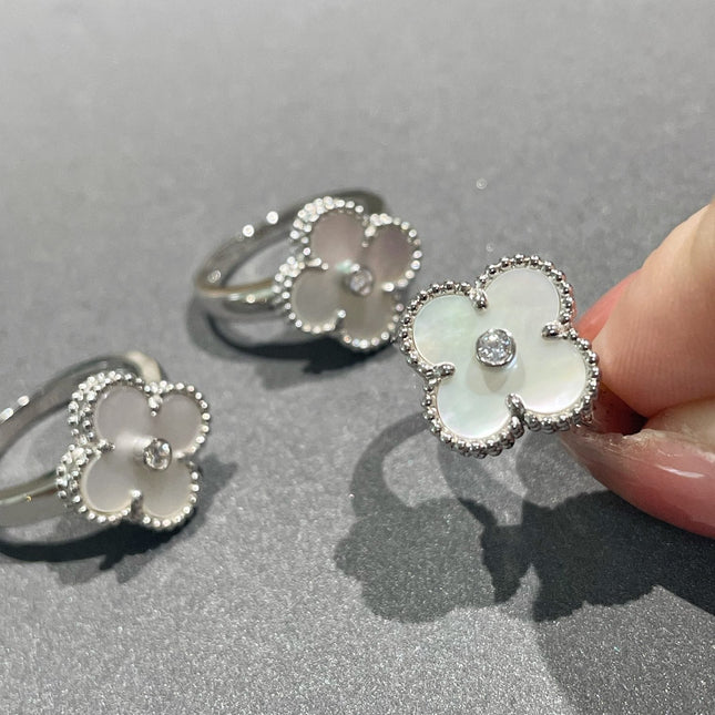 CLOVER SILVER MOP DIAMOND RING