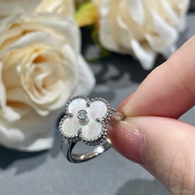 CLOVER SILVER MOP DIAMOND RING