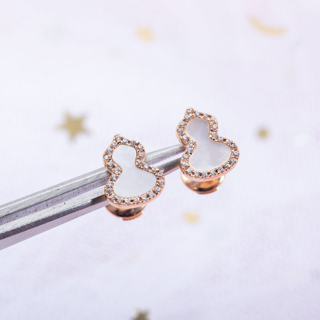 WULU MOP DIAMOND PINK GOLD STUD EARRINGS