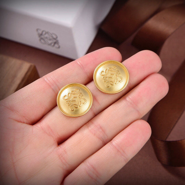 CIRCLE ANAGRAM GOLD STUD EARRINGS